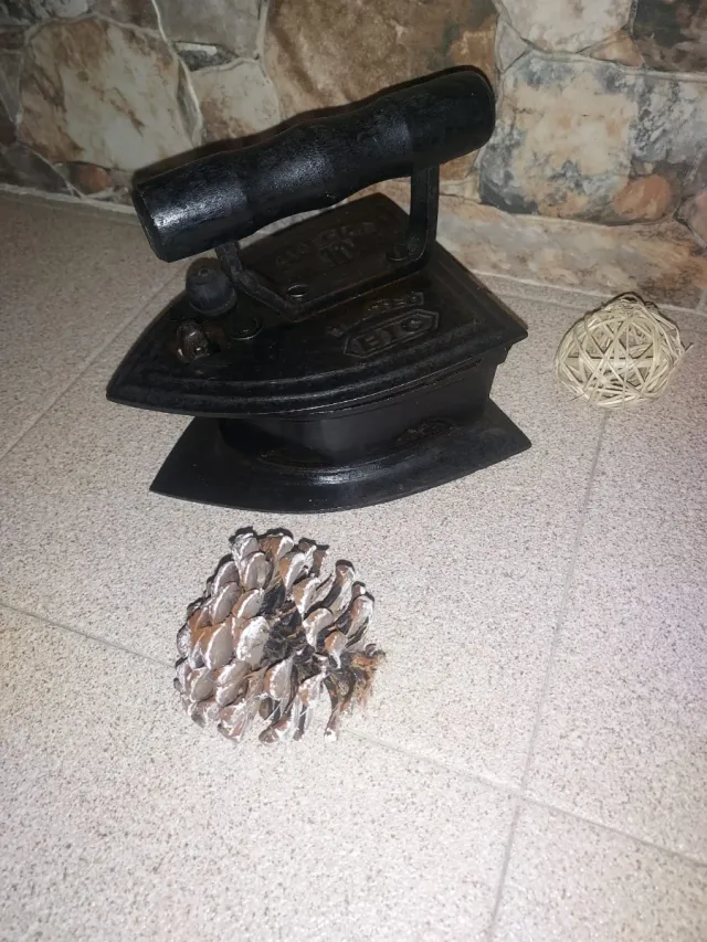 Ferro da stiro in ferro