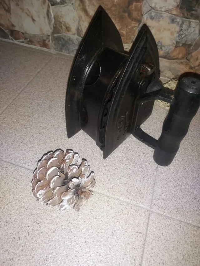 Ferro da stiro in ferro