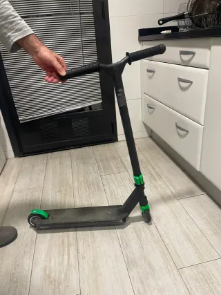 Patinete Oxelo Negro y Verde