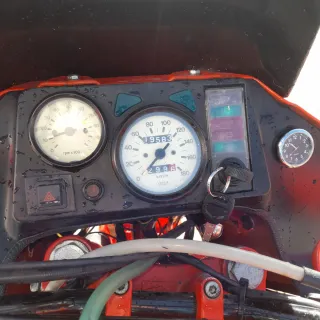 Moto Guzzi NTX 650 Roja y Blanca