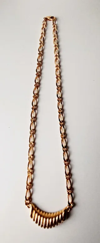 Collar cadena detalle central.
