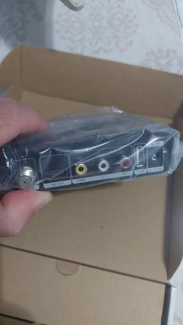 Receptor Satélite GTmedia V7 S2X com Wi-Fi