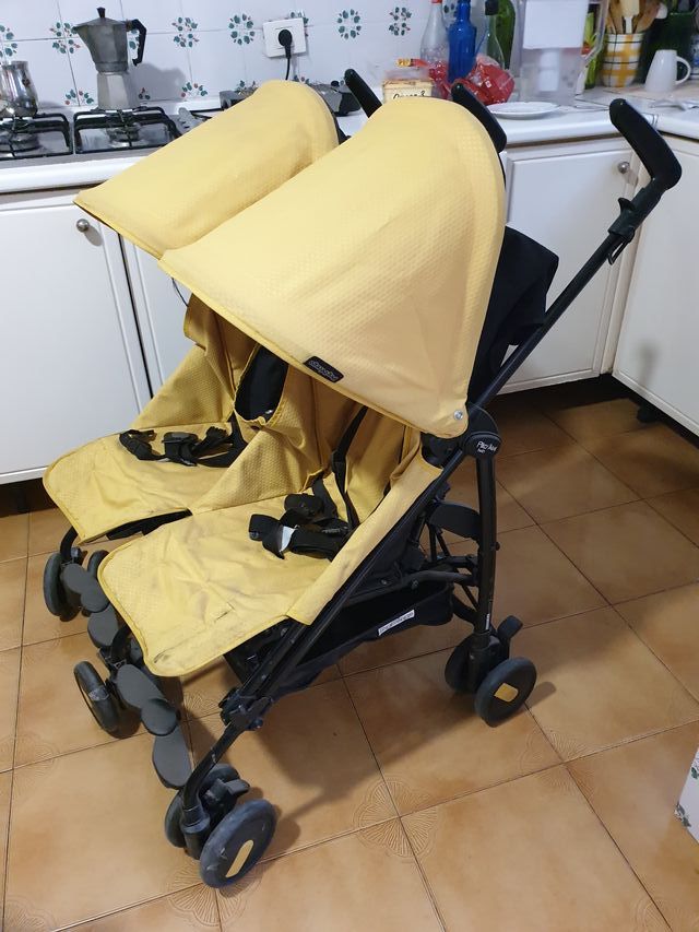 Carrinho duplo Peg Perego Pliko amarelo