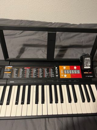 Teclado Yamaha PSR-F51