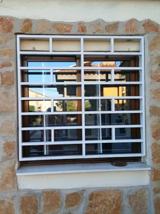Reja de seguridad para ventana 1'07 x 1'03
