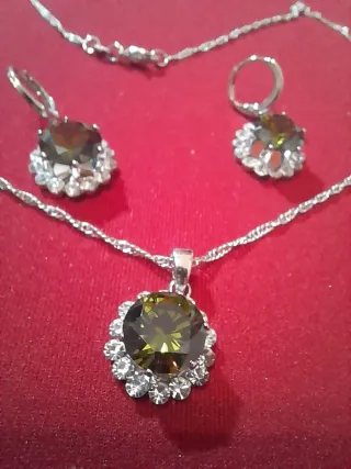 Conjunto Plata y Circonitas Verdes