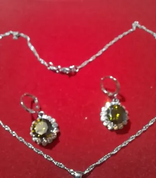 Conjunto Plata y Circonitas Verdes