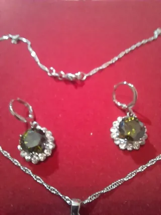 Conjunto Plata y Circonitas Verdes