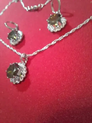 Conjunto Plata y Circonitas Verdes
