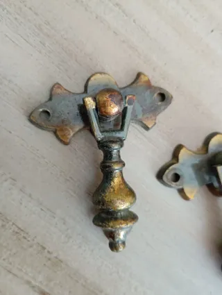 Conjunto de 2 Tiradores antiguos metal dorado