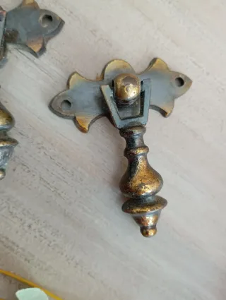 Conjunto de 2 Tiradores antiguos metal dorado