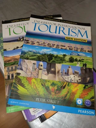 Lote de libros de texto para carrera de  Turismo