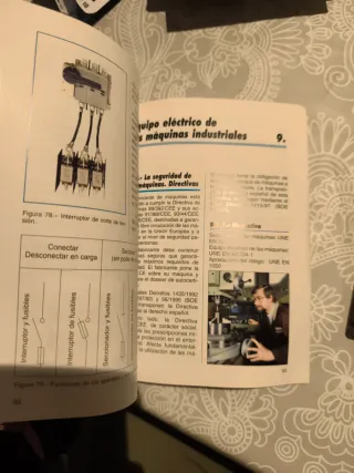 Tres libros antiguos de electricidad