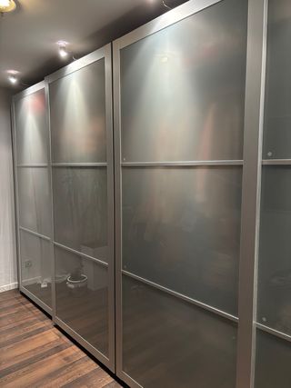 Armario puertas correderas Ikea.