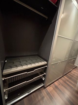 Armario puertas correderas Ikea.
