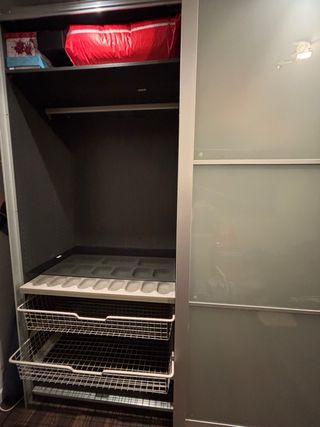 Armario puertas correderas Ikea.