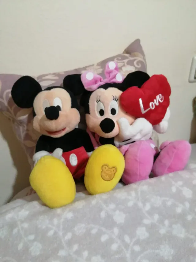 Peluche Mickey y Minnie Corazón