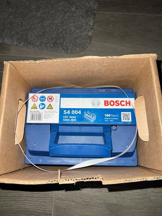 Batería Bosch S4 004 60Ah 540A ¡SIN USAR!