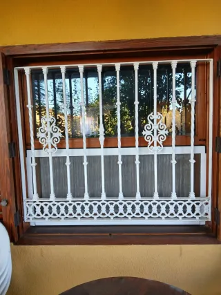 2 Rejas de ventana iguales 1'38 x 1'03