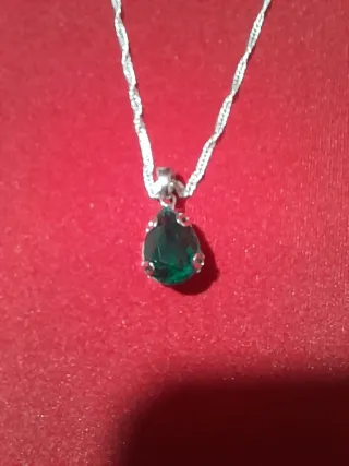 Conjunto de plata de ley con circonita verde