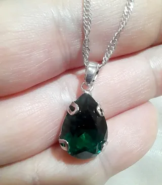 Conjunto de plata de ley con circonita verde