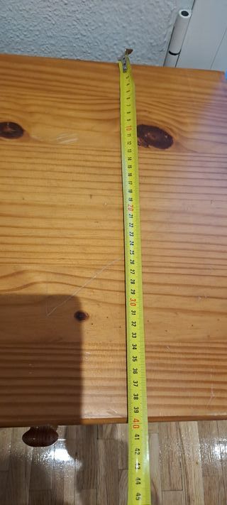 Cómoda de madera.