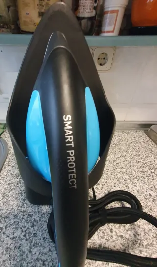 Centro planchado vertical Rowenta + cepillo