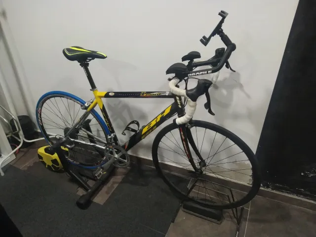 Rodillo Bkool con Bicicleta