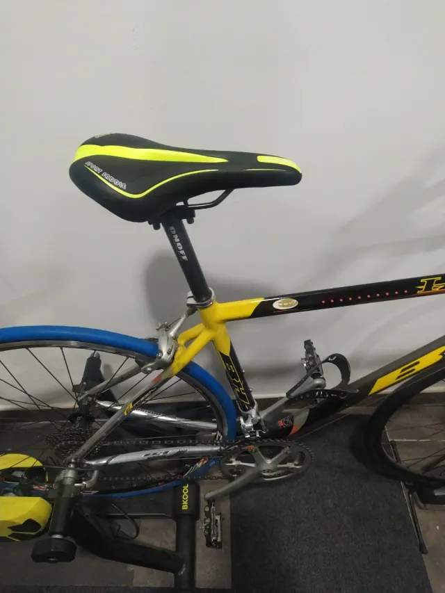 Rodillo Bkool con Bicicleta