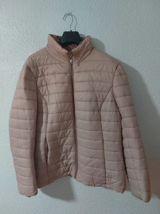 Abrigo reversible rosa y multicolor