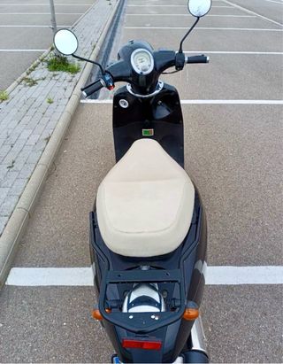 Daelim Besby 125 Scooter Negra