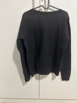Jersey negro con pedrería talla M