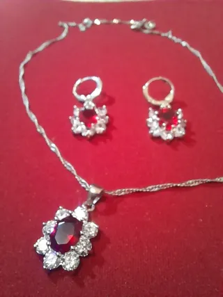 Deslumbrante conjunto plata de ley con circonitas