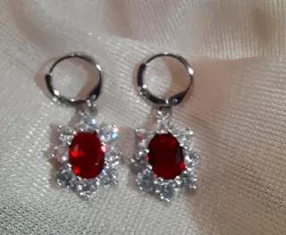 Deslumbrante conjunto plata de ley con circonitas.