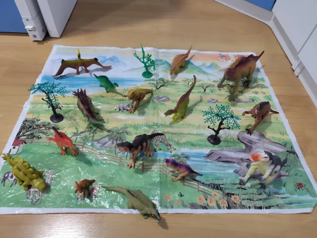 Lote de dinosaurios de juguete