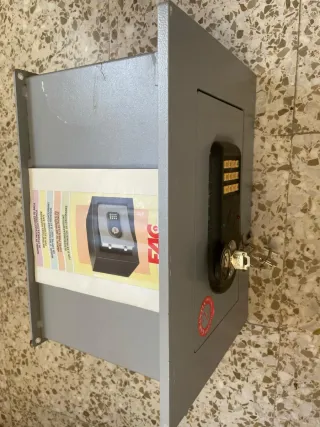 Caja Fuerte FAC Empotrable con Teclado Digital