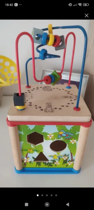 Cubo de actividades de madera