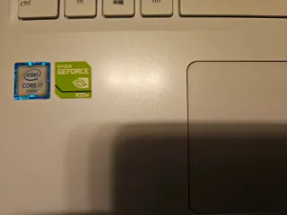 ASUS F556UJ Bianco Lucido intel i7