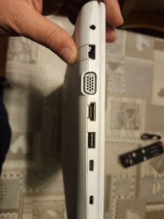 ASUS F556UJ Bianco Lucido intel i7