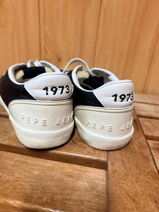 Zapatillas Pepe Jeans Negras y Beige