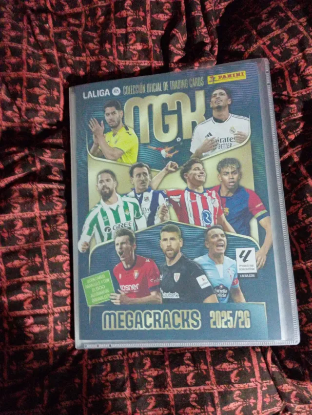 Álbum Megacracks 2025/26 Panini