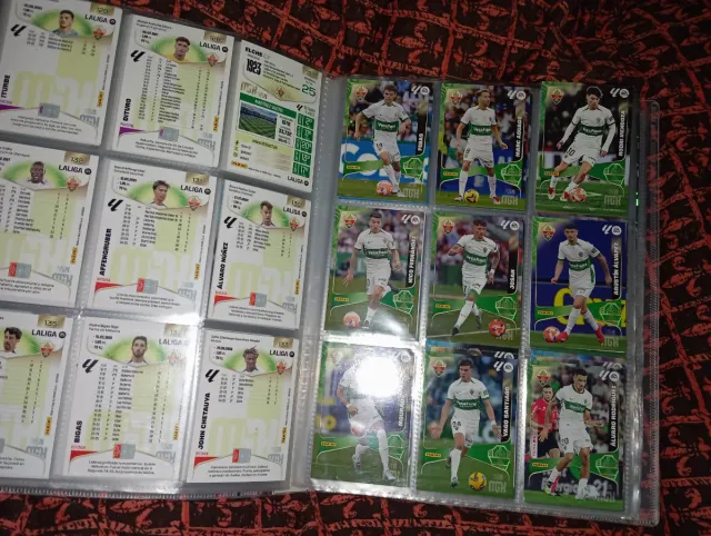 Álbum Megacracks 2025/26 Panini