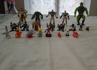 Statuette varie. NON COMPRARE DIRETTAMENTE.