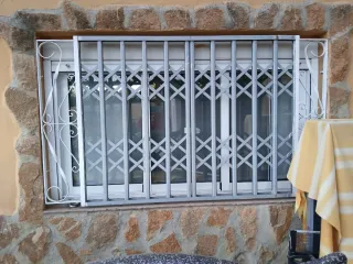 Reja plegable con llave 1'99 x 1'16