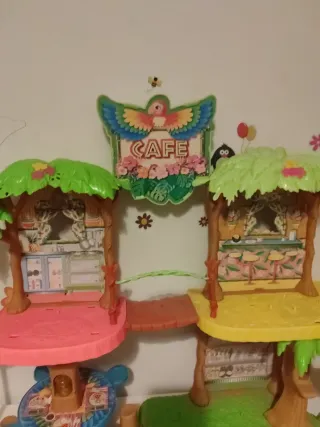 Casita de juguete temática de selva