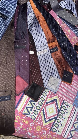 Lote de 16 Corbatas de Marca