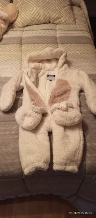 Pijama Mickey y pijama azul. Buzo Bebé