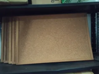 5 Corchos Pequeños con Marco Madera