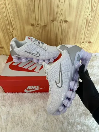 Nike Shox Plata y Blanco