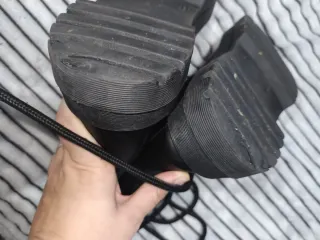 Botas militares estilo Dr. Martens negras